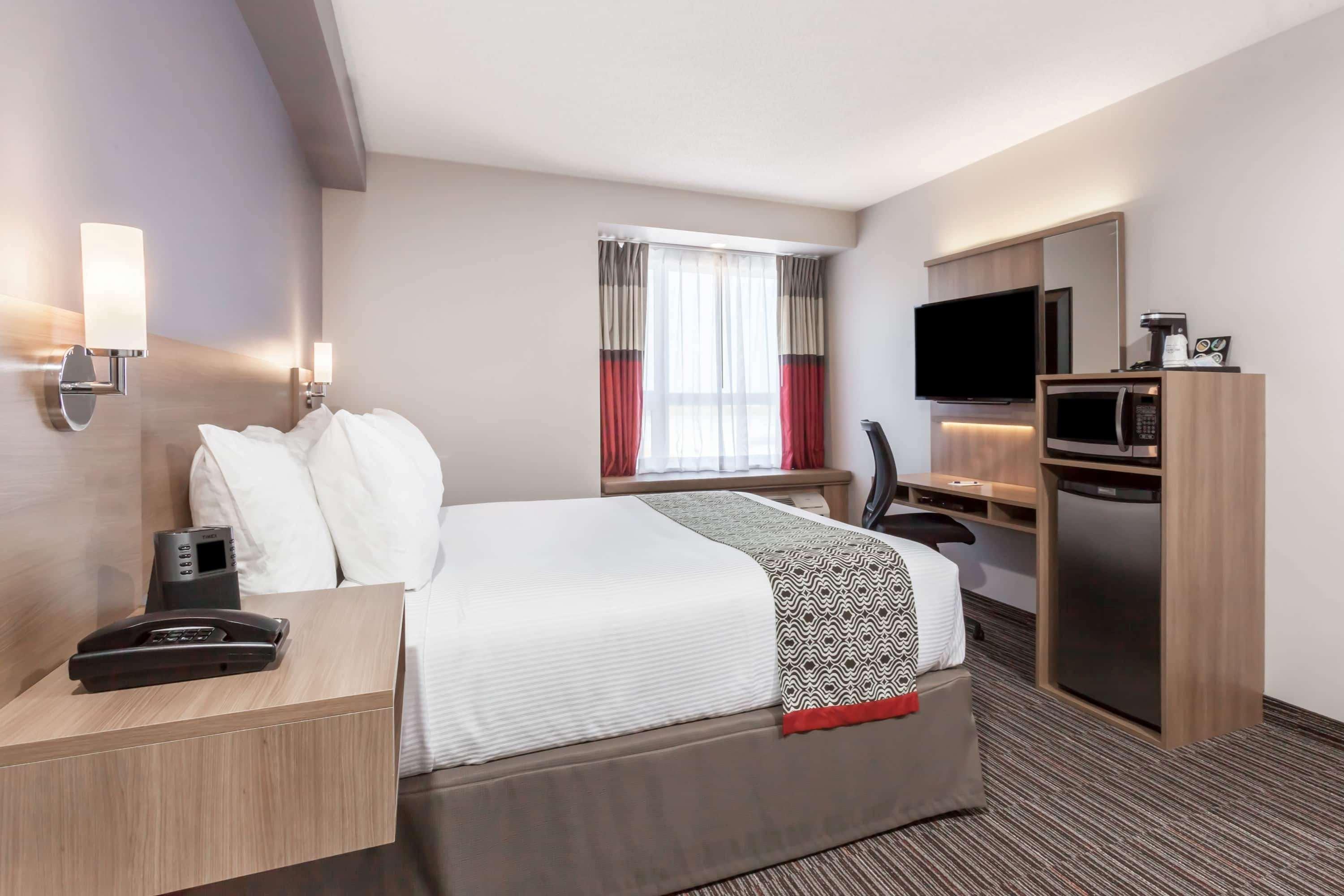 Microtel Casselman Екстер'єр фото