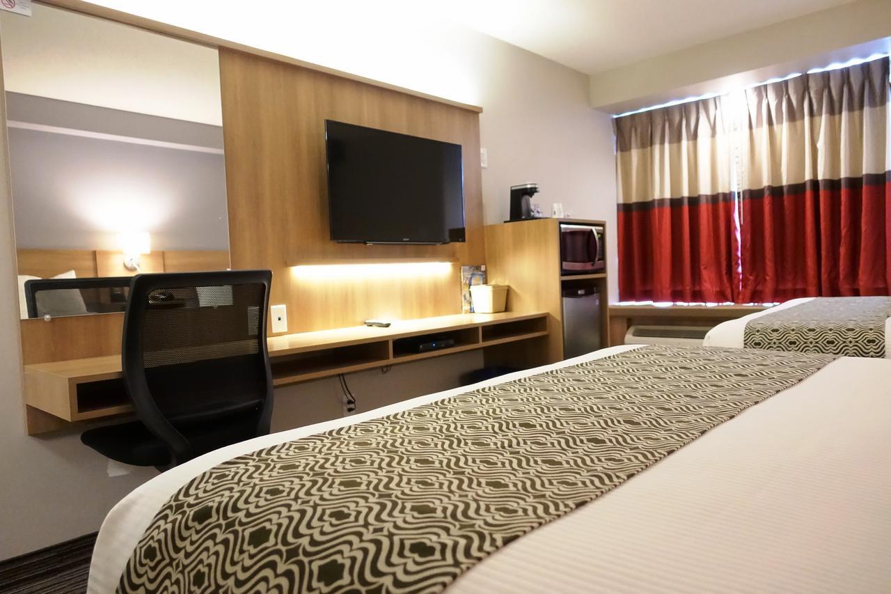 Microtel Casselman Екстер'єр фото