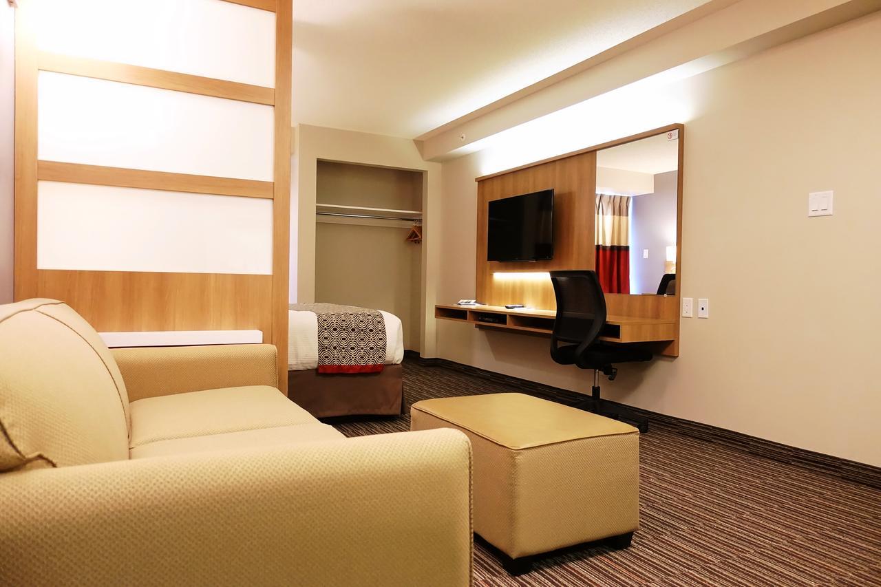 Microtel Casselman Екстер'єр фото